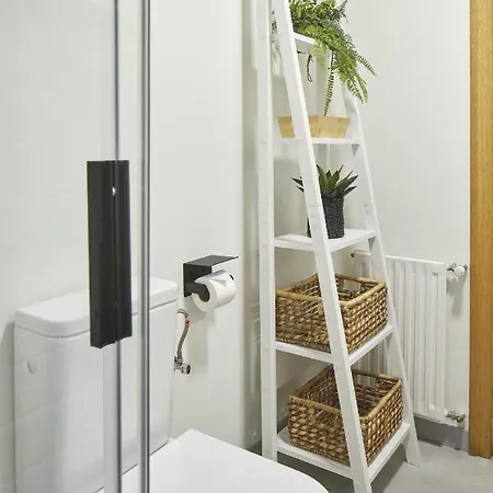 Always Easy I Cristina Enea *