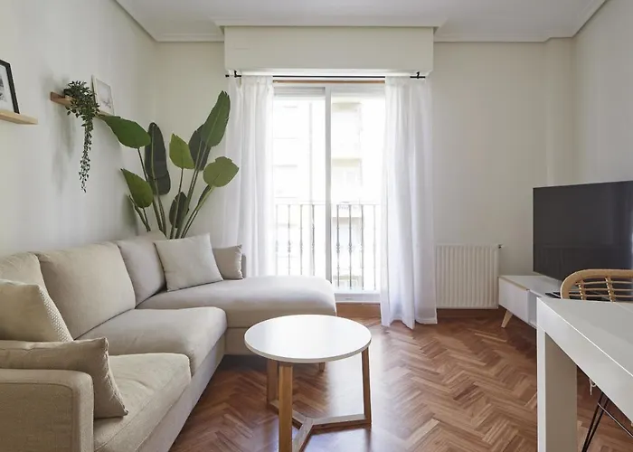 Always Easy I Cristina Enea Lejlighed